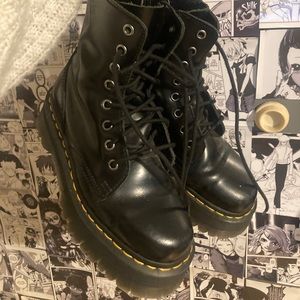 Womens size 5 doc martens